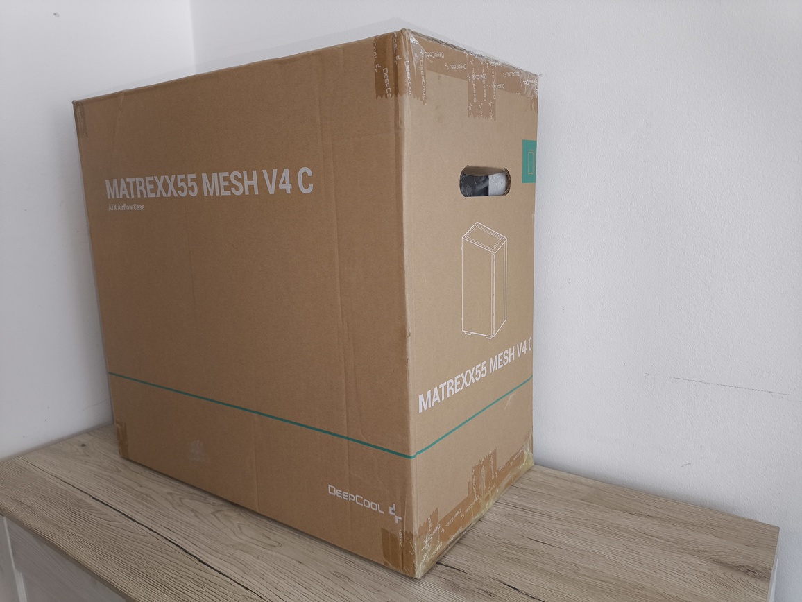 DeepCool Matrexx 55 Mesh V4 C - test obudowy. Dużo miejsca i mocny nacisk na przepływ powietrza, choć sama obudowa jest wybitnie budżetowa