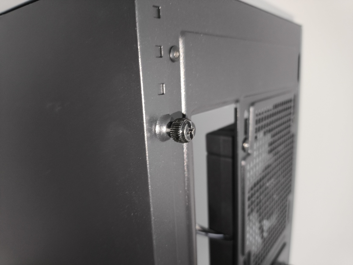 DeepCool Matrexx 55 Mesh V4 C - test obudowy. Dużo miejsca i mocny nacisk na przepływ powietrza, choć sama obudowa jest wybitnie budżetowa