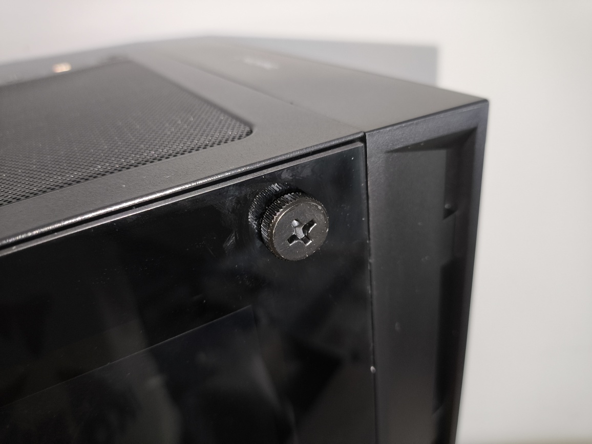 DeepCool Matrexx 55 Mesh V4 C - test obudowy. Dużo miejsca i mocny nacisk na przepływ powietrza, choć sama obudowa jest wybitnie budżetowa