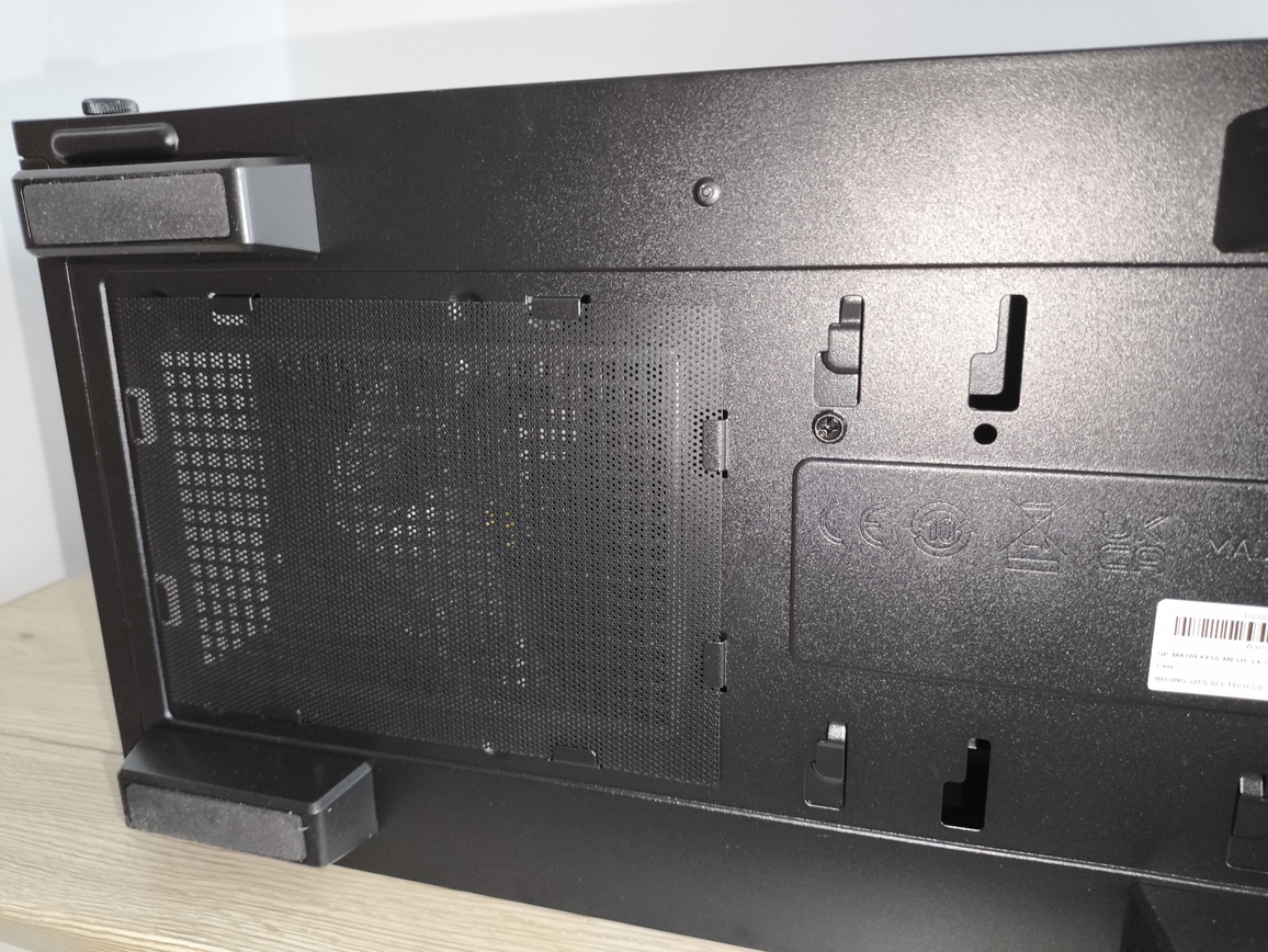 DeepCool Matrexx 55 Mesh V4 C - test obudowy. Dużo miejsca i mocny nacisk na przepływ powietrza, choć sama obudowa jest wybitnie budżetowa