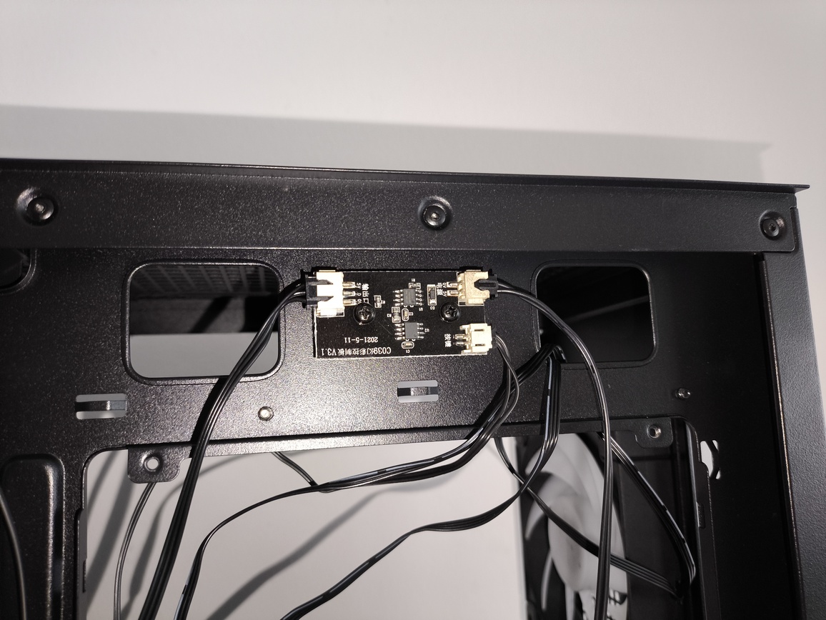 DeepCool Matrexx 55 Mesh V4 C - test obudowy. Dużo miejsca i mocny nacisk na przepływ powietrza, choć sama obudowa jest wybitnie budżetowa