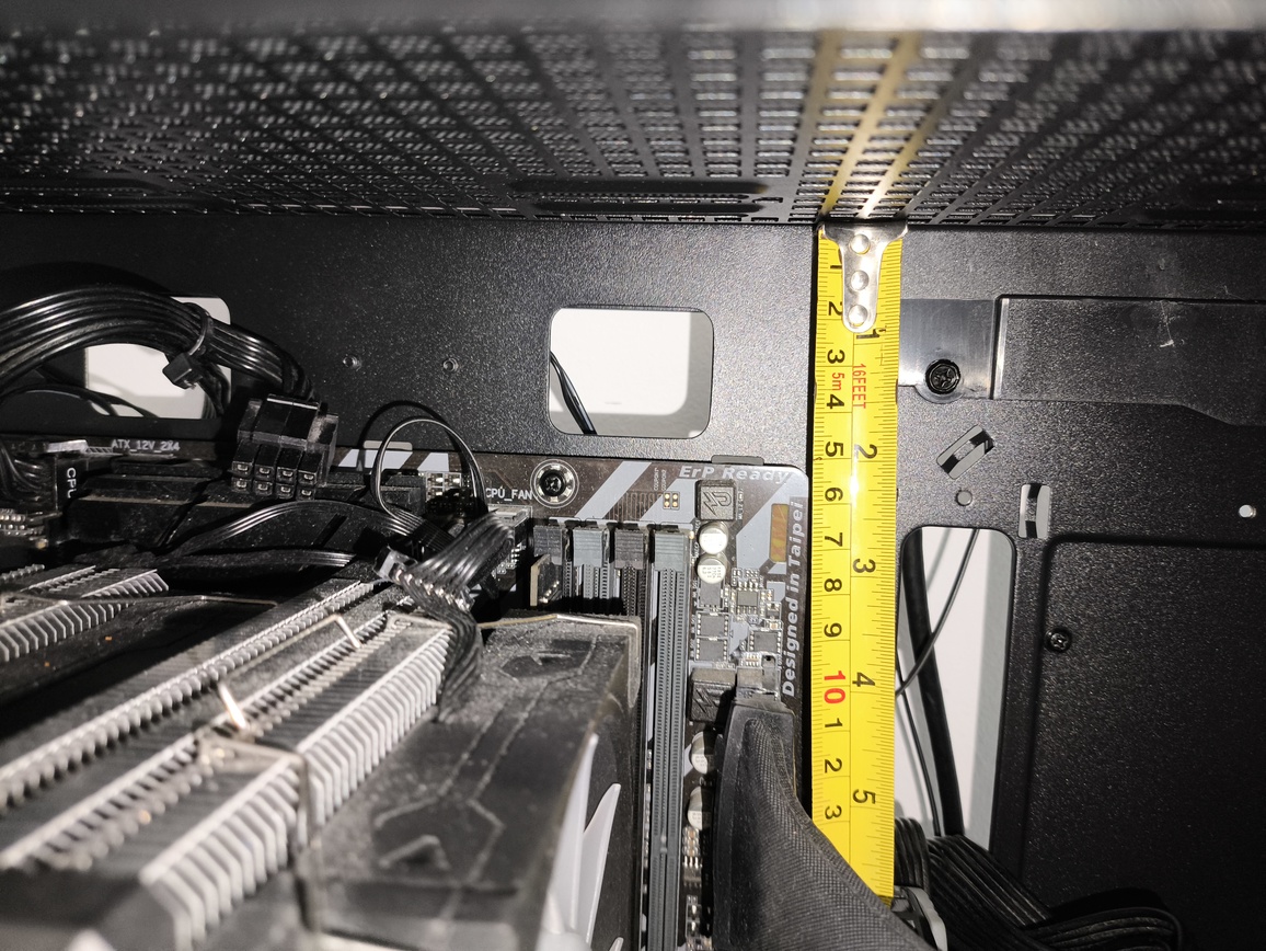 DeepCool Matrexx 55 Mesh V4 C - test obudowy. Dużo miejsca i mocny nacisk na przepływ powietrza, choć sama obudowa jest wybitnie budżetowa