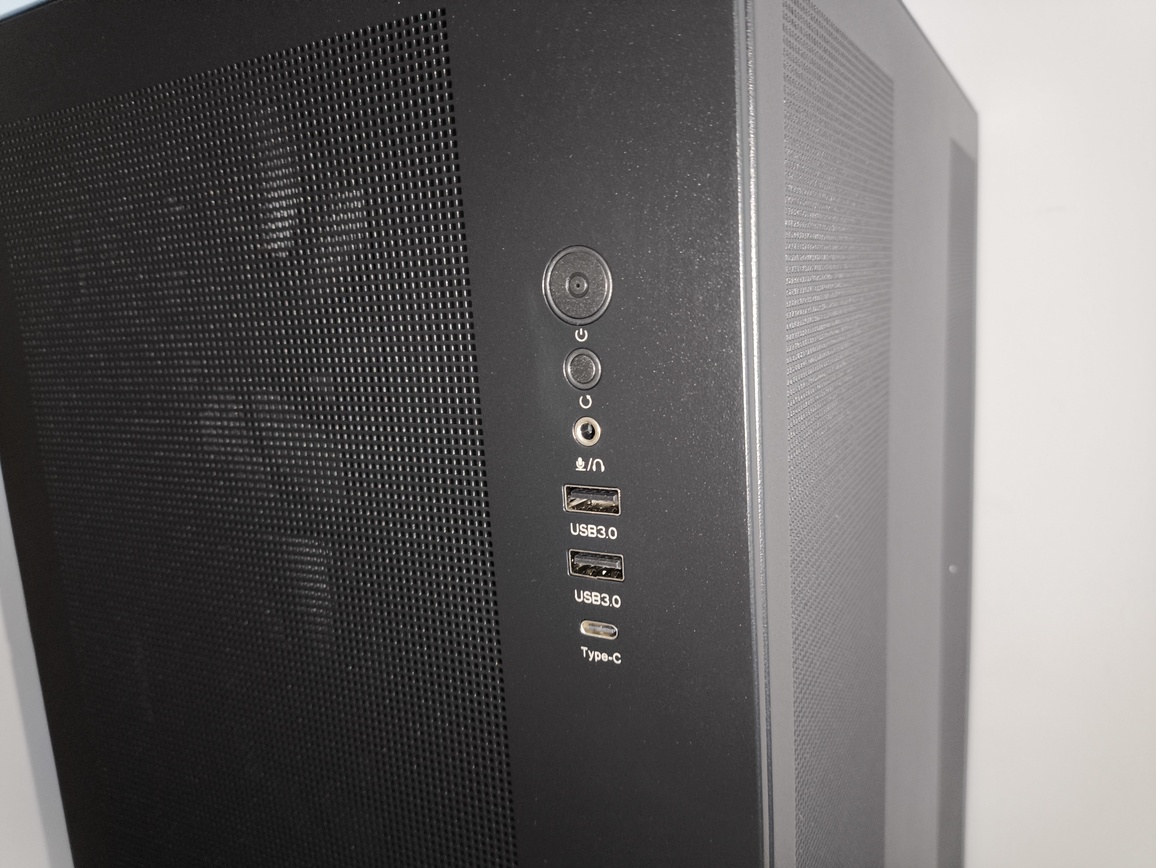 FSP / Fortron U500 - test bardzo minimalistycznej z wyglądu ale też bardzo pojemnej w środku obudowy Full Tower
