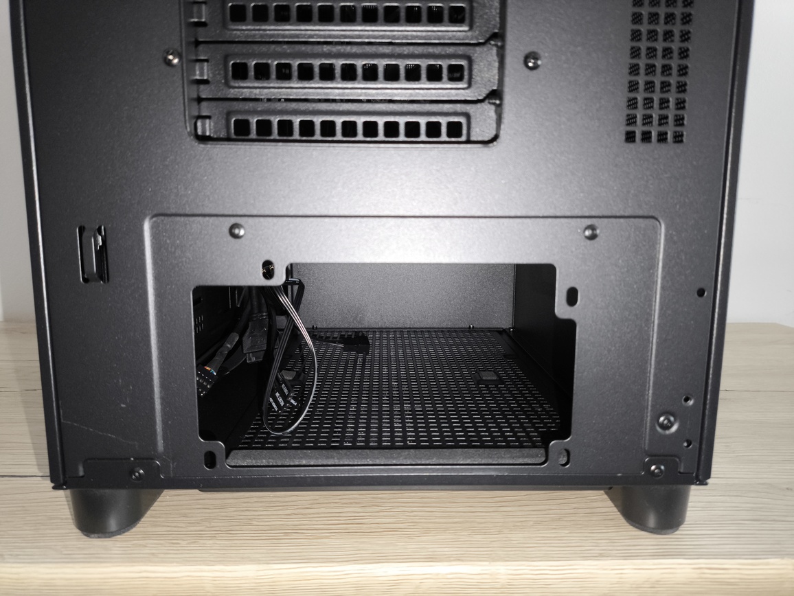 FSP / Fortron U500 - test bardzo minimalistycznej z wyglądu ale też bardzo pojemnej w środku obudowy Full Tower