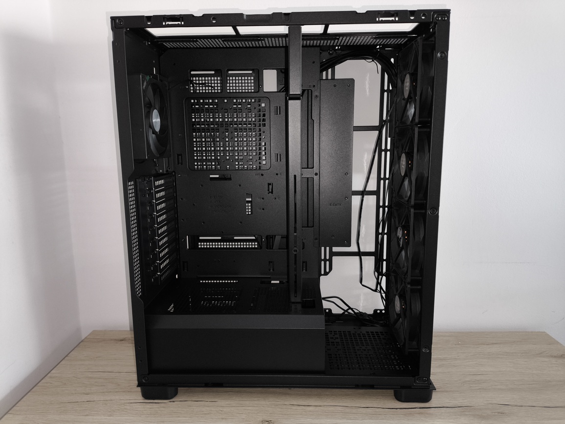 FSP / Fortron U500 - test bardzo minimalistycznej z wyglądu ale też bardzo pojemnej w środku obudowy Full Tower