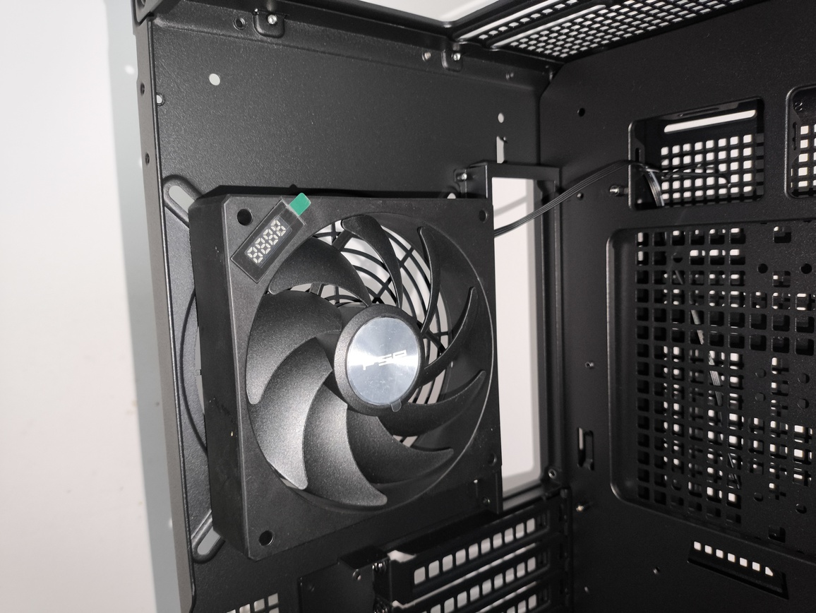 FSP / Fortron U500 - test bardzo minimalistycznej z wyglądu ale też bardzo pojemnej w środku obudowy Full Tower