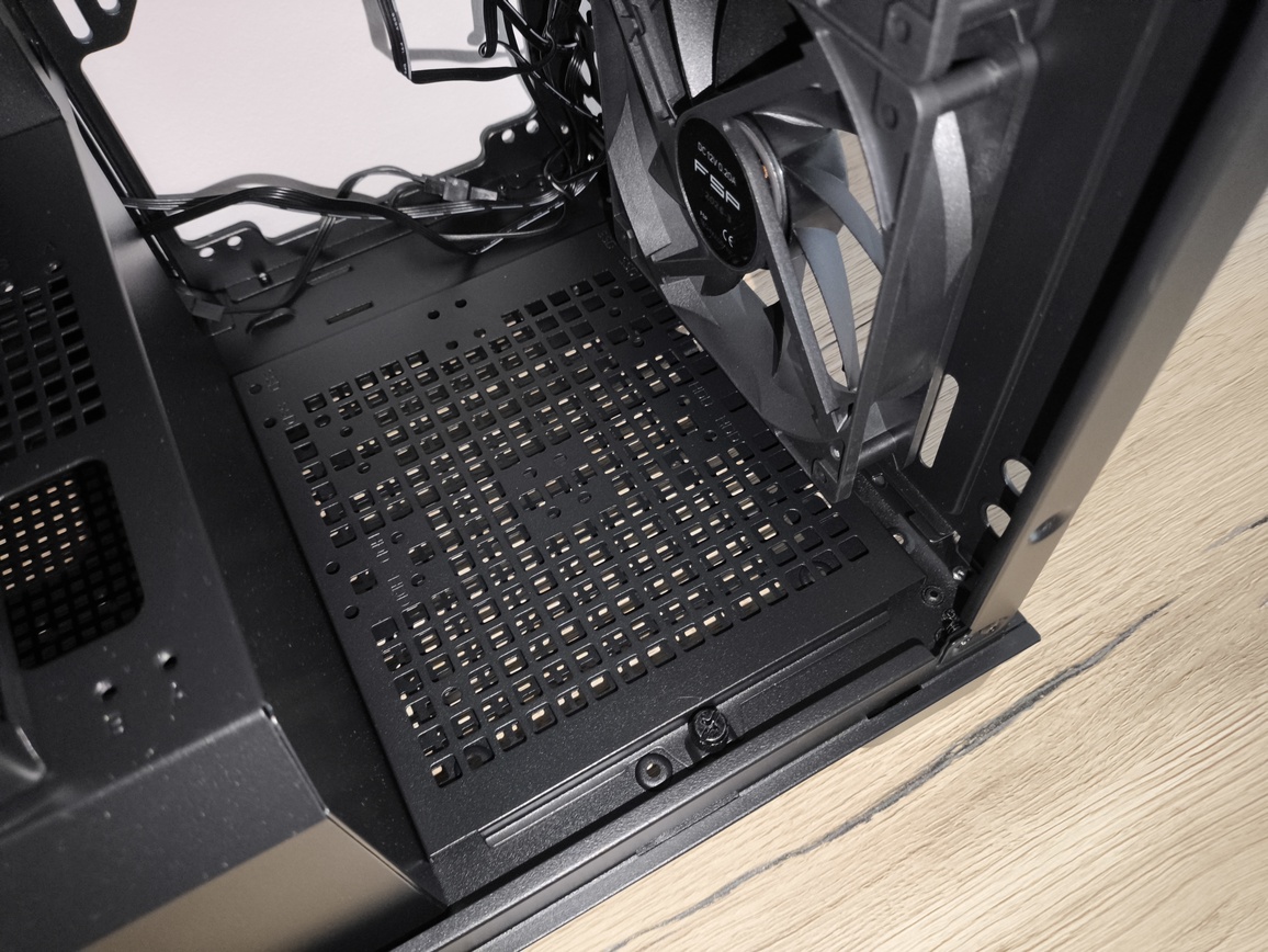 FSP / Fortron U500 - test bardzo minimalistycznej z wyglądu ale też bardzo pojemnej w środku obudowy Full Tower