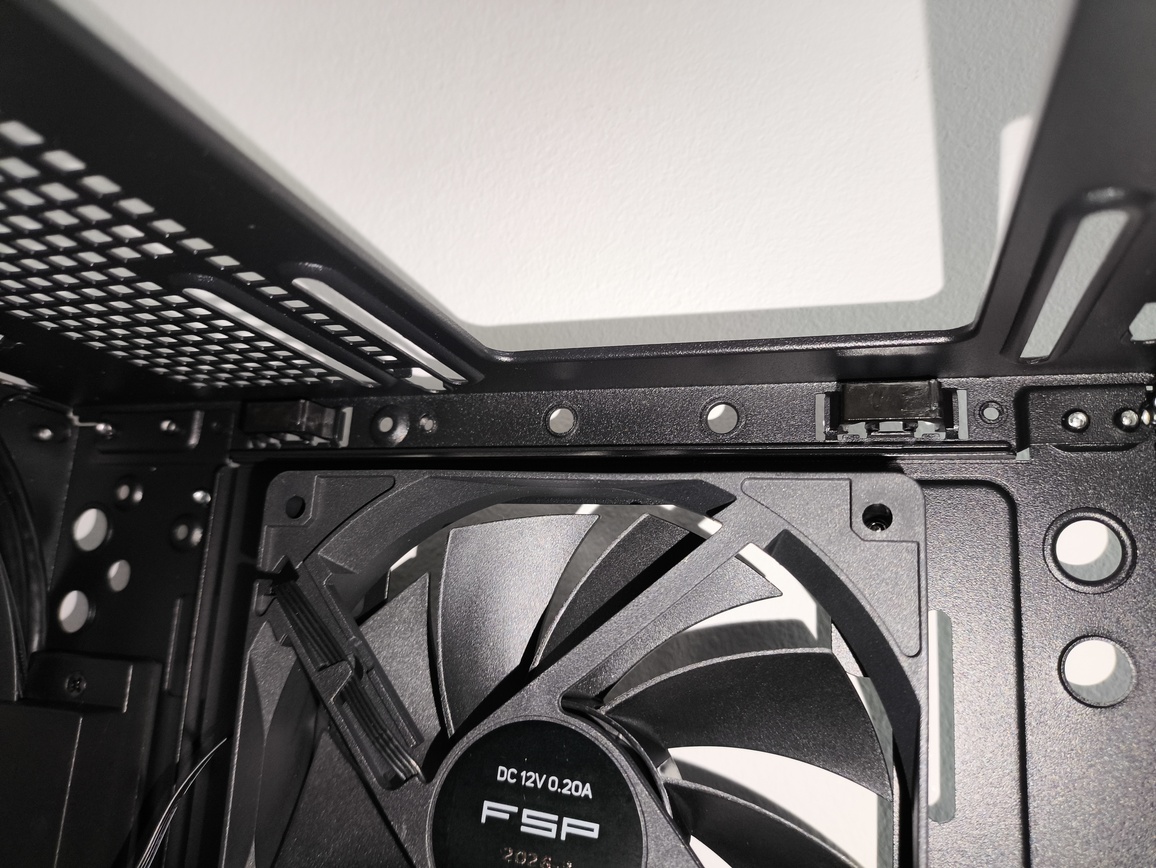 FSP / Fortron U500 - test bardzo minimalistycznej z wyglądu ale też bardzo pojemnej w środku obudowy Full Tower