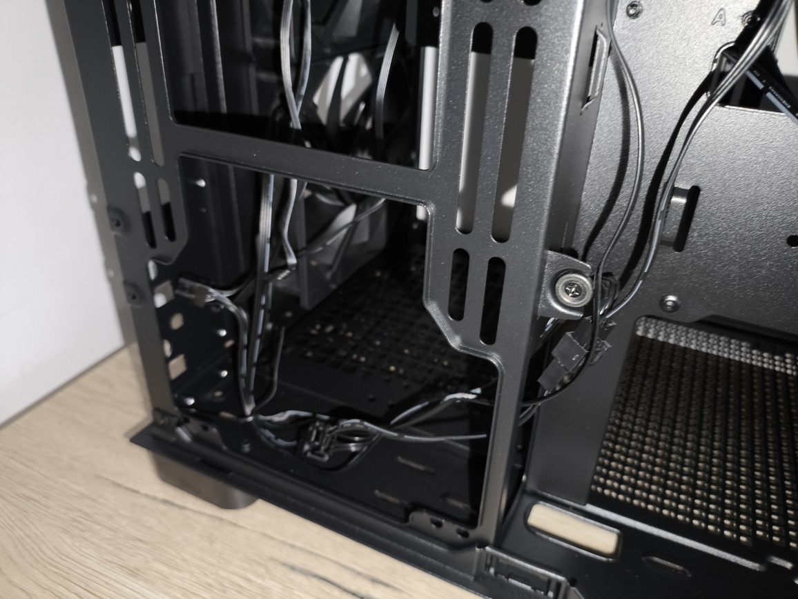 FSP / Fortron U500 - test bardzo minimalistycznej z wyglądu ale też bardzo pojemnej w środku obudowy Full Tower