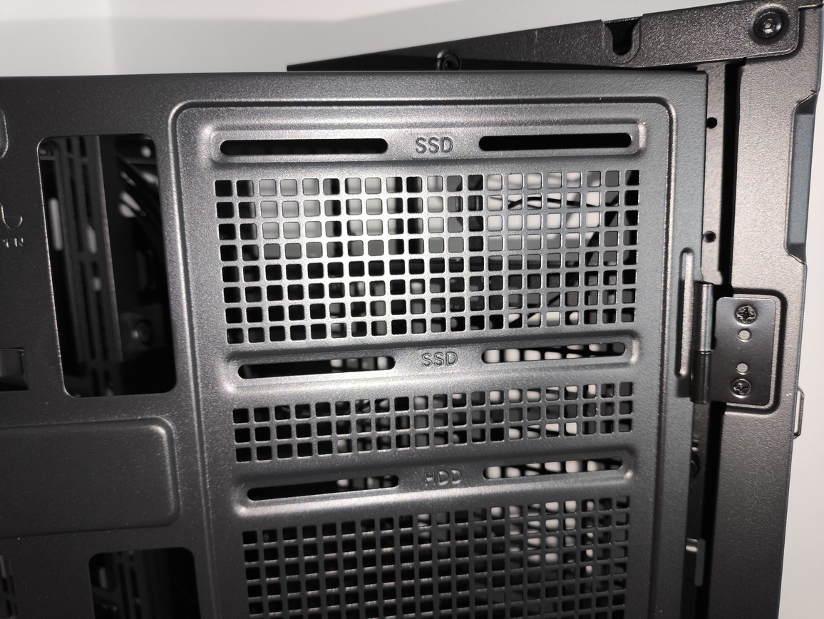 FSP / Fortron U500 - test bardzo minimalistycznej z wyglądu ale też bardzo pojemnej w środku obudowy Full Tower