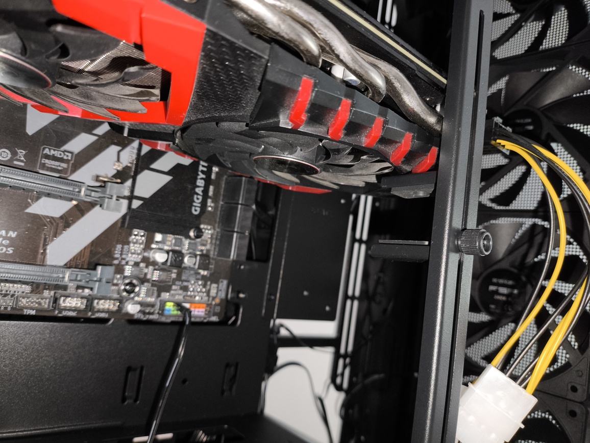 FSP / Fortron U500 - test bardzo minimalistycznej z wyglądu ale też bardzo pojemnej w środku obudowy Full Tower
