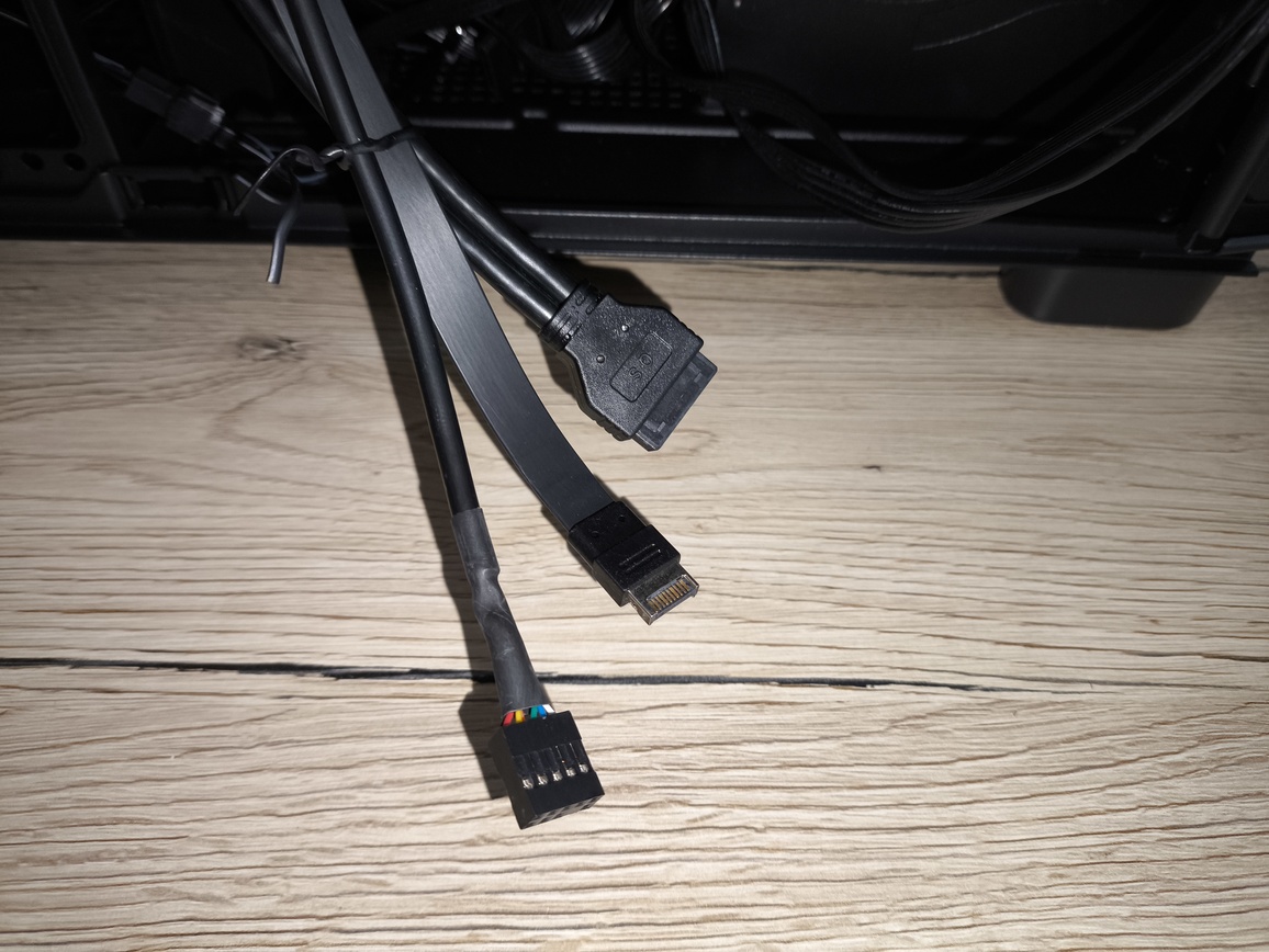 FSP / Fortron U500 - test bardzo minimalistycznej z wyglądu ale też bardzo pojemnej w środku obudowy Full Tower