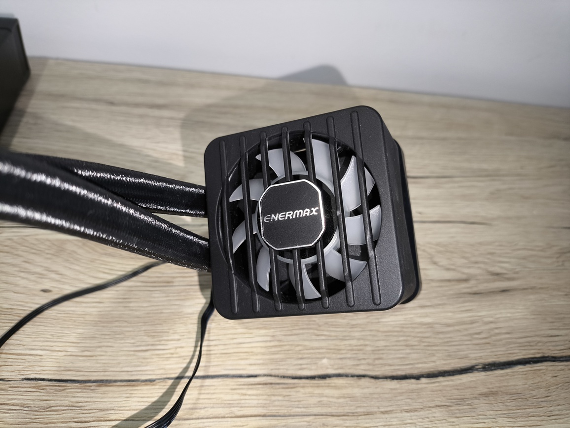 Enermax LIQMAXFLO 420 ARGB - test chłodzenia AiO. Liderem wydajności to on na pewno nie będzie, ale za to kulturą pracy zawstydzi wiele innych chłodzeń AiO