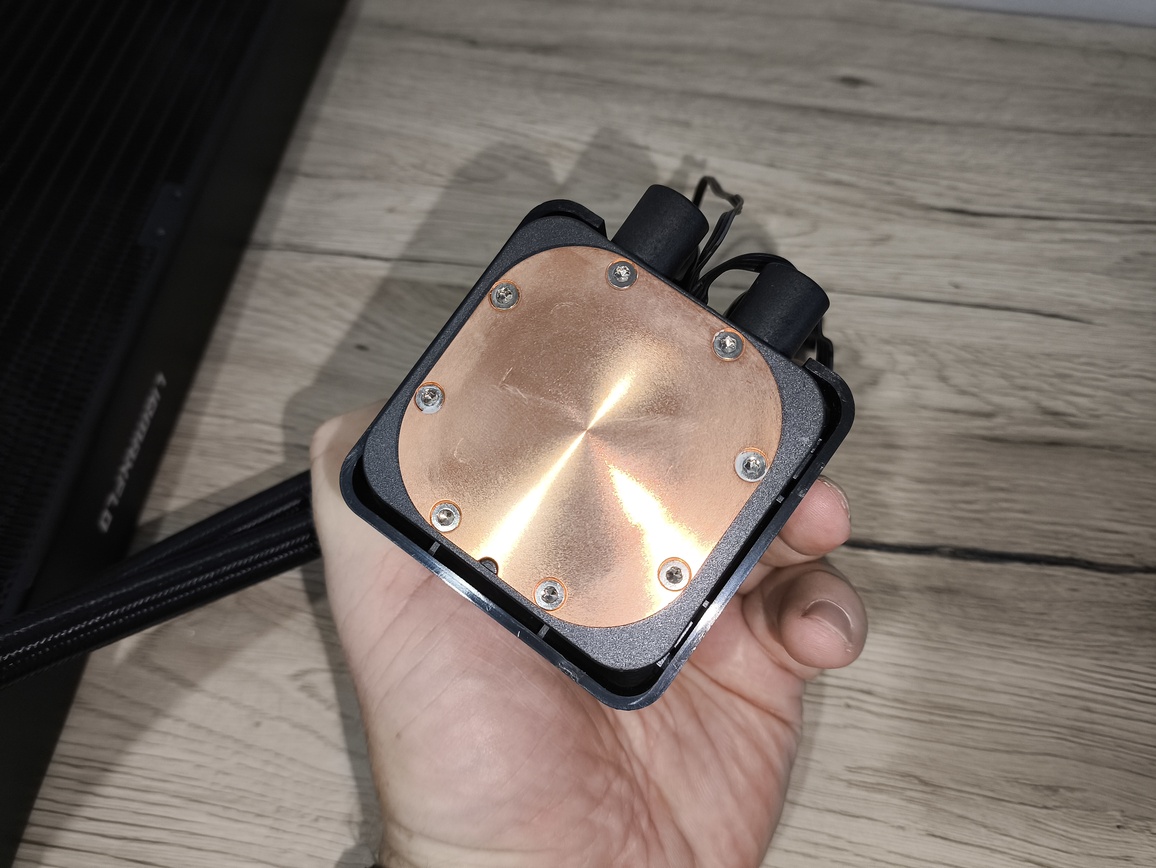 Enermax LIQMAXFLO 420 ARGB - test chłodzenia AiO. Liderem wydajności to on na pewno nie będzie, ale za to kulturą pracy zawstydzi wiele innych chłodzeń AiO