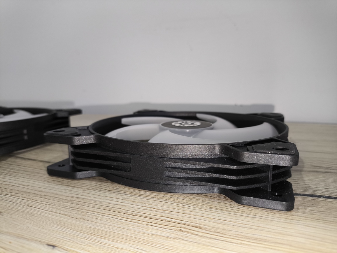 Enermax LIQMAXFLO 420 ARGB - test chłodzenia AiO. Liderem wydajności to on na pewno nie będzie, ale za to kulturą pracy zawstydzi wiele innych chłodzeń AiO