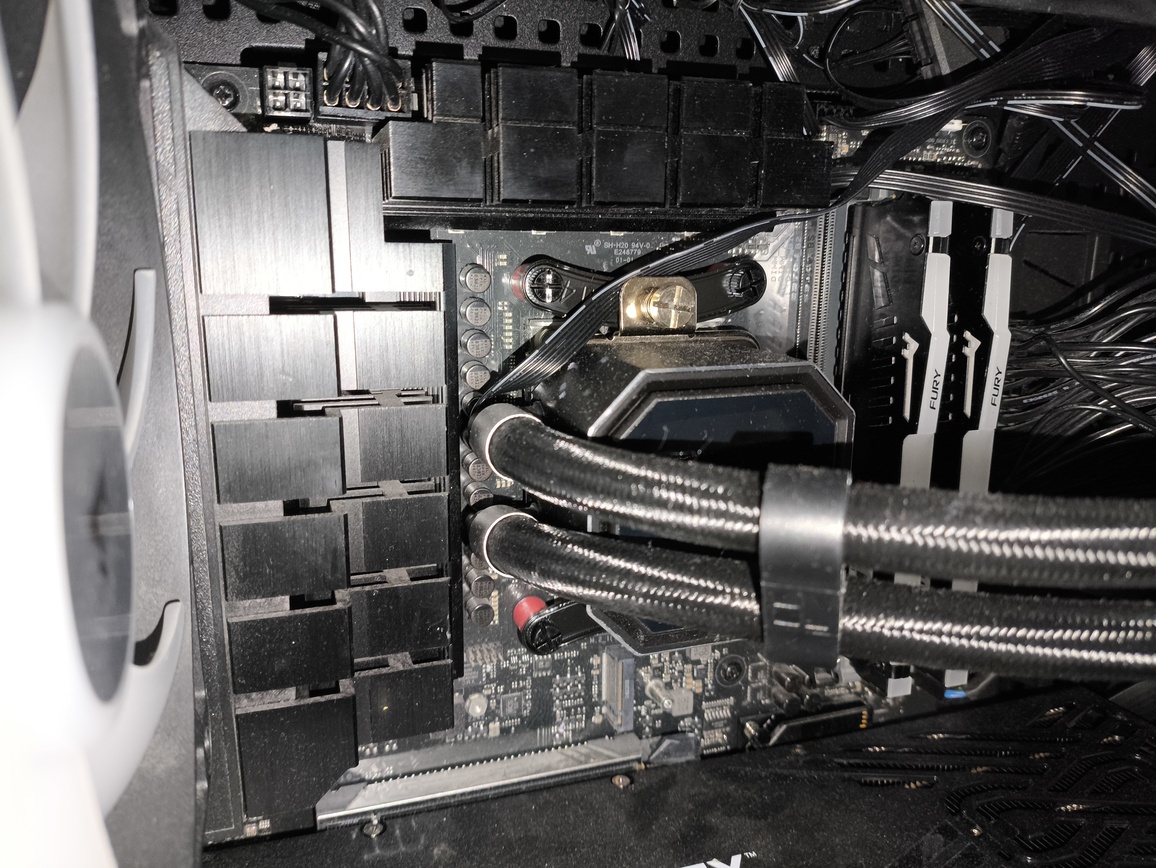 Thermalright Frozen Prism 360 Black - test chłodzenia AiO. Cena zakupu robi tu robotę. Na duży plus